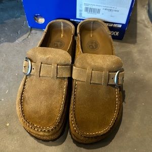 Birkenstock Buckley size 36 (6) tan suede Clogs NWT